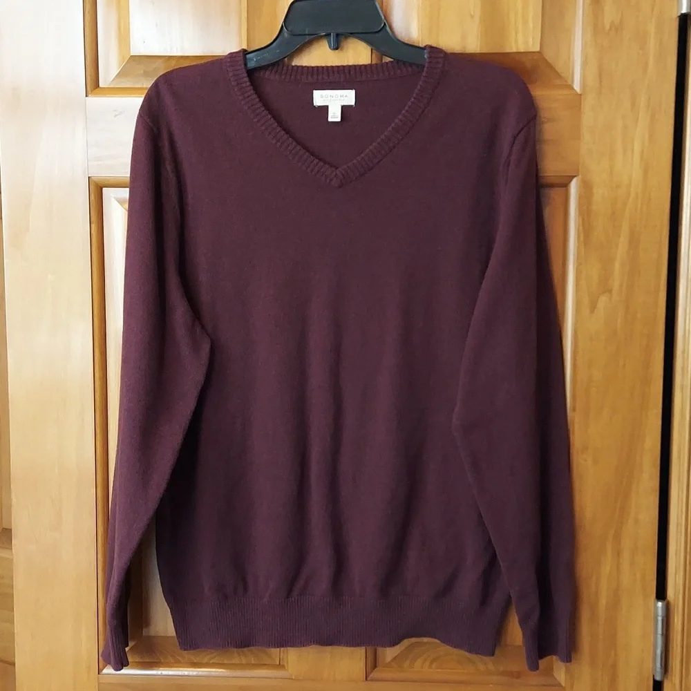 Sonoma Men's V-Neck Soft Sweater in Deep Burgundy, Size Large, Like New▪︎